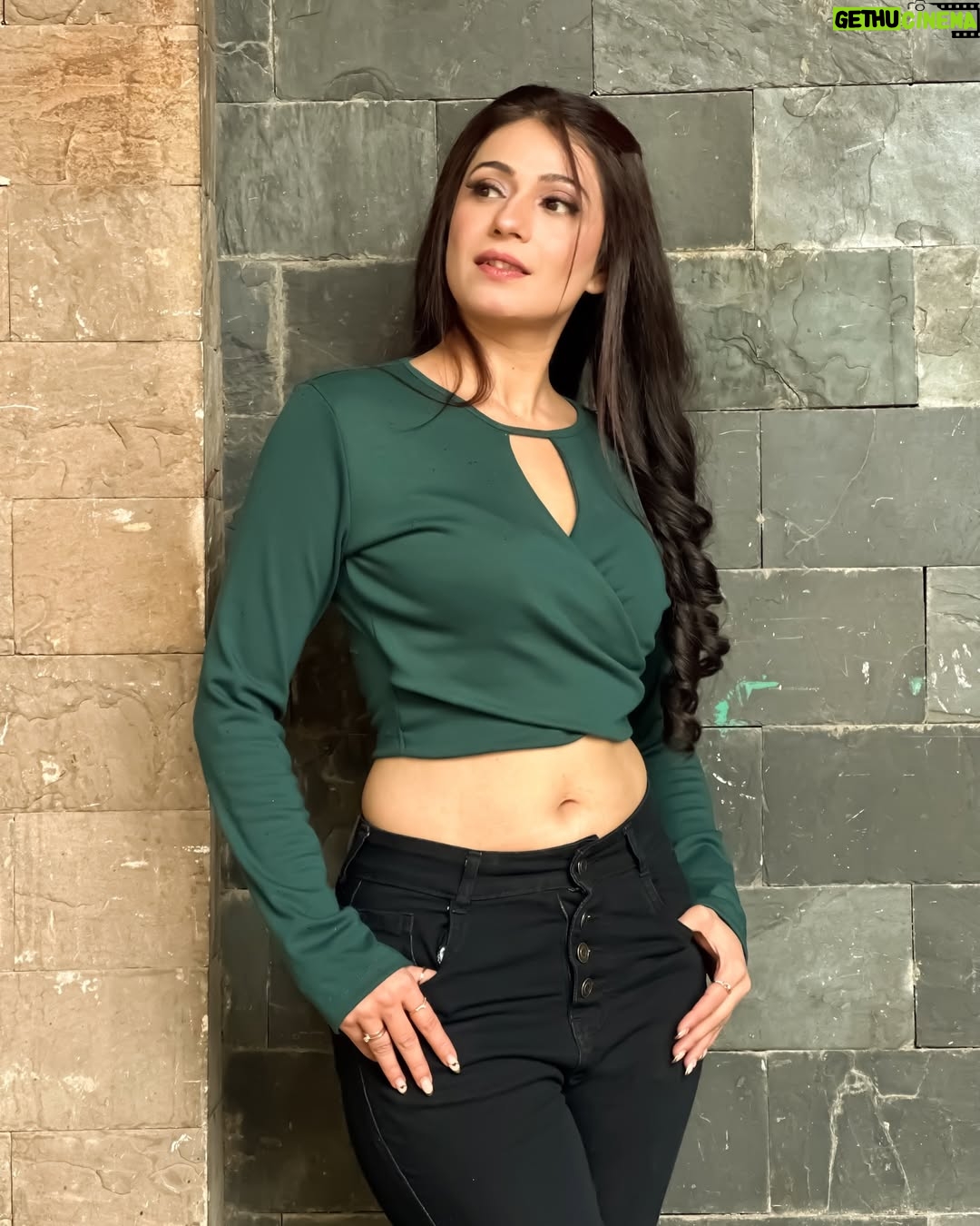Akanksha Juneja - 5.8K Likes - Start each day with a positive thought and a grateful heart 💖🧚‍♀️

#photooftheday #photography #ootd #ootdfashion #outfit #outfitoftheday #look #lookoftheday #foryou #foryoupage #explore #explorepage #exploremore #trending #trend #trendy #trendingnow #fashion #style #fitness #actress #akankshajuneja
