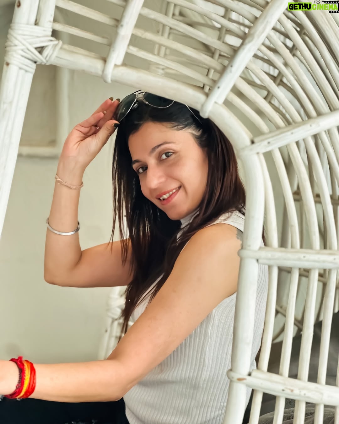 Akanksha Juneja - 5.5K Likes - A thing of beauty is a joy forever 🤩💃

#photooftheday #photography #ootd #outfit #outfitoftheday #look #lunchdate #foryou #foryoupage #explore #explorepage #exploremore #trend #trendy #trendingnow #trending #casual #fashion #style #viral #viralpost #actress #akankshajuneja