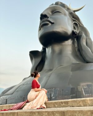 Akanksha Juneja Instagram - He is the reason I believe in MIRACLES
He is the reason I believe in DESTINY 
He is my all and he is my EVERYTHING ❤️💯

#devotional #shiva #shivbhakt #omnamahshivaya #mahakal #adiyogi #feelings #positivity #harharmahadev #strength #travelphotography #travelgram #photooftheday #ootd #ootdfashion #saree #look #foryou #foryoupage #explore #explorepage #exploremore #trend #trendy #trendingnow #trending #viral #viralpost #actress #akankshajuneja