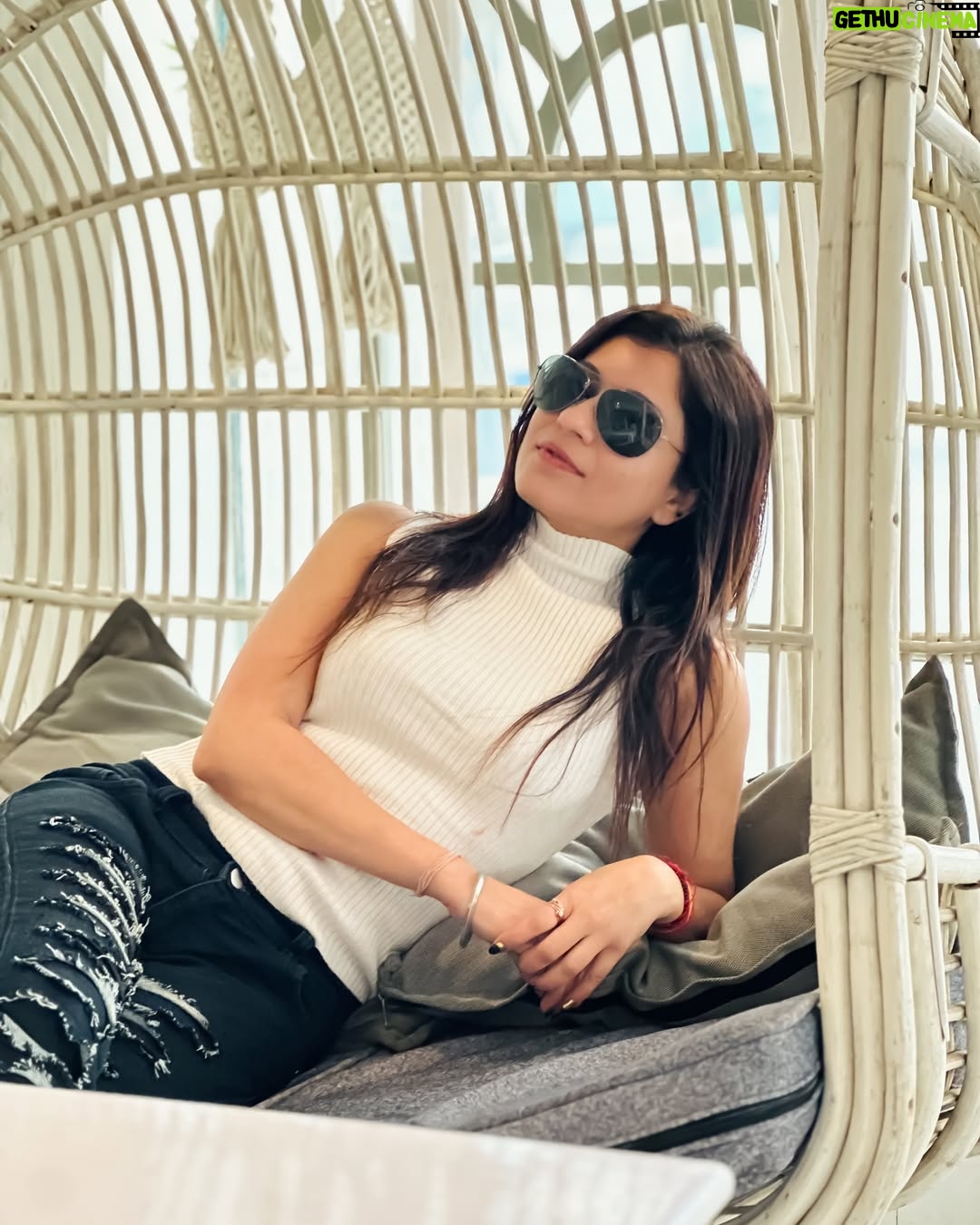 Akanksha Juneja - 5.5K Likes - A thing of beauty is a joy forever 🤩💃

#photooftheday #photography #ootd #outfit #outfitoftheday #look #lunchdate #foryou #foryoupage #explore #explorepage #exploremore #trend #trendy #trendingnow #trending #casual #fashion #style #viral #viralpost #actress #akankshajuneja