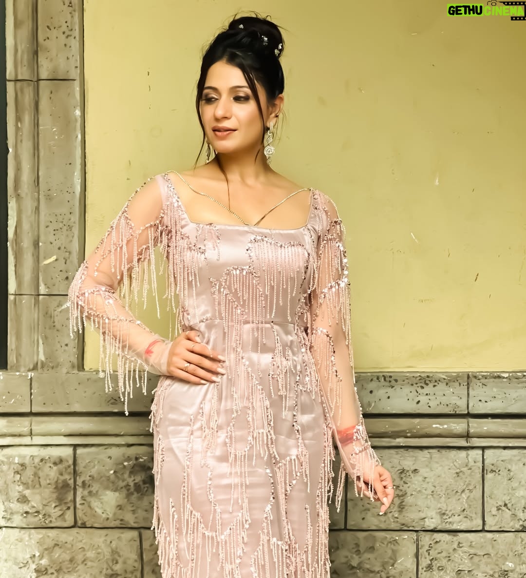 Akanksha Juneja - 6.1K Likes - Elegance is a self created art of work 🤩💝🥂

#ootd #ootdfashion #look #fashion #foryou #foryoupage #explore #explorepage #exploremore #trending #trend #trendy #trendingnow #viral #viralpost #actress #akankshajuneja