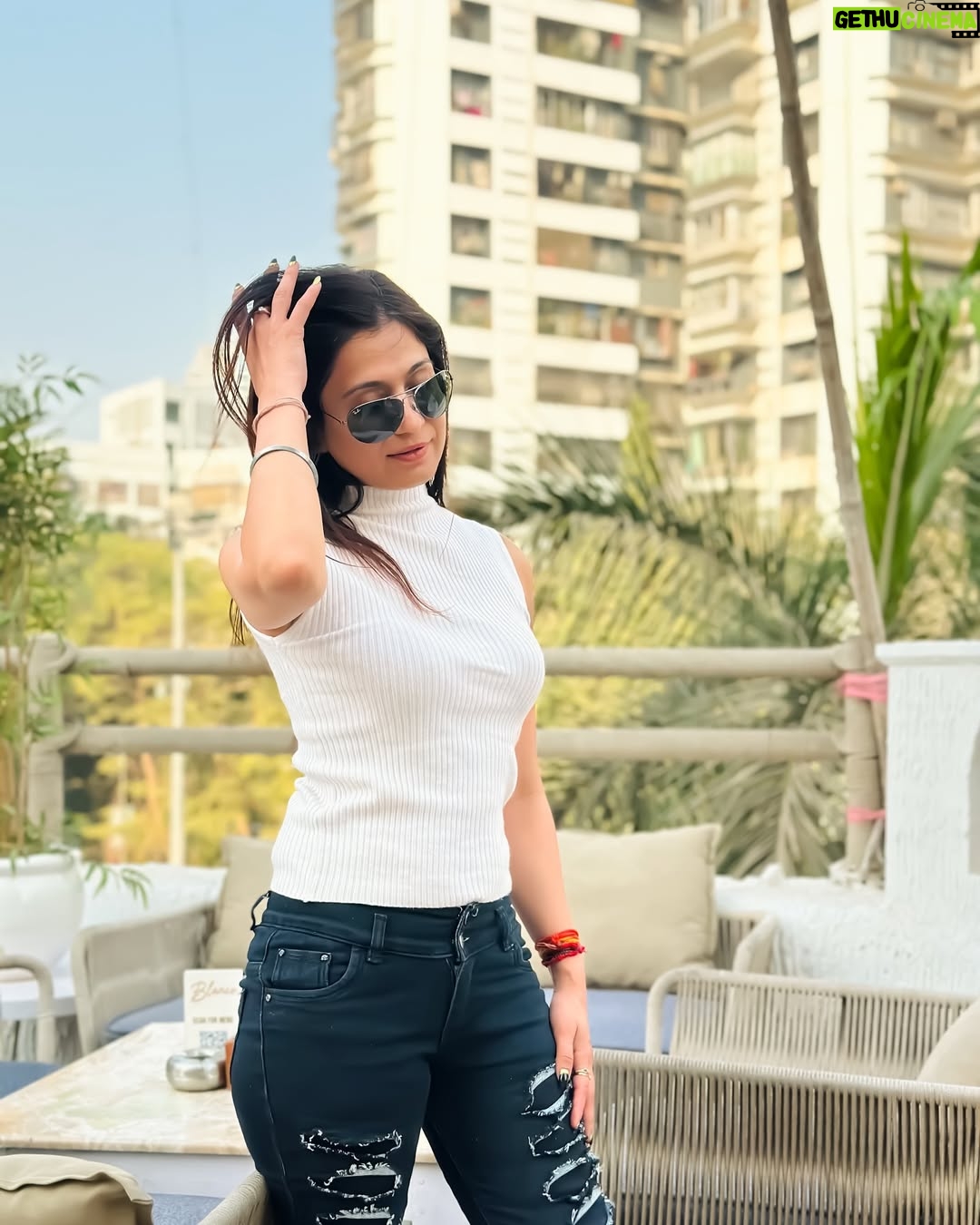 Akanksha Juneja - 5.5K Likes - A thing of beauty is a joy forever 🤩💃

#photooftheday #photography #ootd #outfit #outfitoftheday #look #lunchdate #foryou #foryoupage #explore #explorepage #exploremore #trend #trendy #trendingnow #trending #casual #fashion #style #viral #viralpost #actress #akankshajuneja