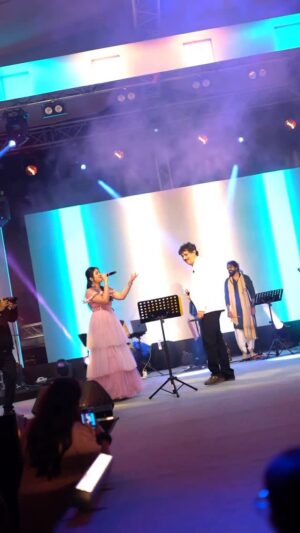Akhila Pajimannu Instagram - Dubai Dasara - 2025
It was my pure pleasure and blessing to sing with the legend @officialrajeshkrishnan sir🙏
Outfit : @fathima__boutique
#akhilapajimannu #rajeshkrishnan #singer #dubai #concert