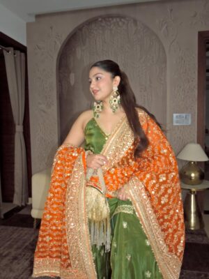 Akshita Instagram - Wearing @goldysnestt 🧡