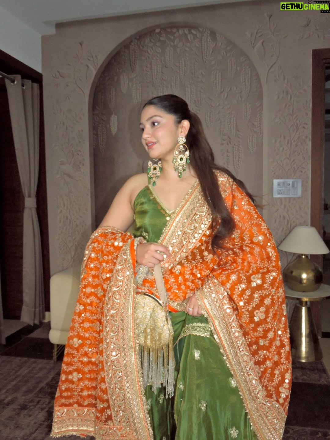 Akshita - 1.5K Likes - Wearing @goldysnestt 🧡