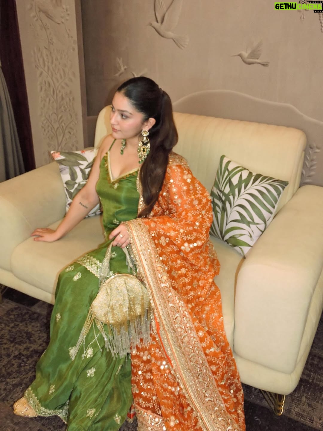 Akshita - 1.5K Likes - Wearing @goldysnestt 🧡