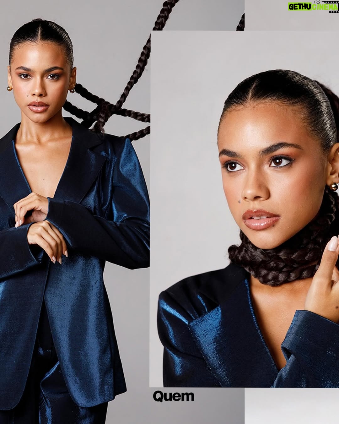 Alana Cabral - 4.4K Likes - Para @alanacabral.oficial , protagonizar não é só ocupar o horário nobre: é inspirar outras mulheres a se amarem. Aos 18 anos, a atriz sente o peso e a beleza de ser referência em ‘Três Graças’. Joélly, sua personagem impulsiva e cheia de personalidade, conquistou as jovens: “As meninas negras me olham com um olhar de admiração que eu gostaria de ter tido quando era criança”. Criada em uma família formada majoritariamente por mulheres negras, Alana aprendeu cedo a celebrar a própria diferença e a autoestima: “O que eu mais amava era ajudar outras meninas iguais a mim a chamarem atenção junto comigo”. Essa vivência se reflete em sua personagem. Na novela, a jovem enfrenta uma gravidez precoce, e a atriz vê ali a chance de quebrar tabus: “Se a minha imagem já é uma quebra de tabu, eu fico muito feliz”. Em conversa com a repórter @gabiantualpa , Alana também fala sobre como lida com a fama, as críticas e o reconhecimento. Com muitos planos, ela revela que já sonha com papéis mais complexos, como vilãs poderosas. No link da bio, leia a entrevista completa!

Créditos:
Foto: Guilherme Lima
Beleza: Yago Maia
Moda: Juliano e Zuel