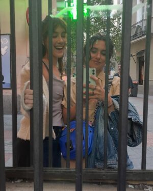 Alba Rico Instagram - Buscando fotos para felicitarte me he dado cuenta de cuántas aventuras hemos vivido entre Baires y Madrid. Te quiero con locura @clarialonso