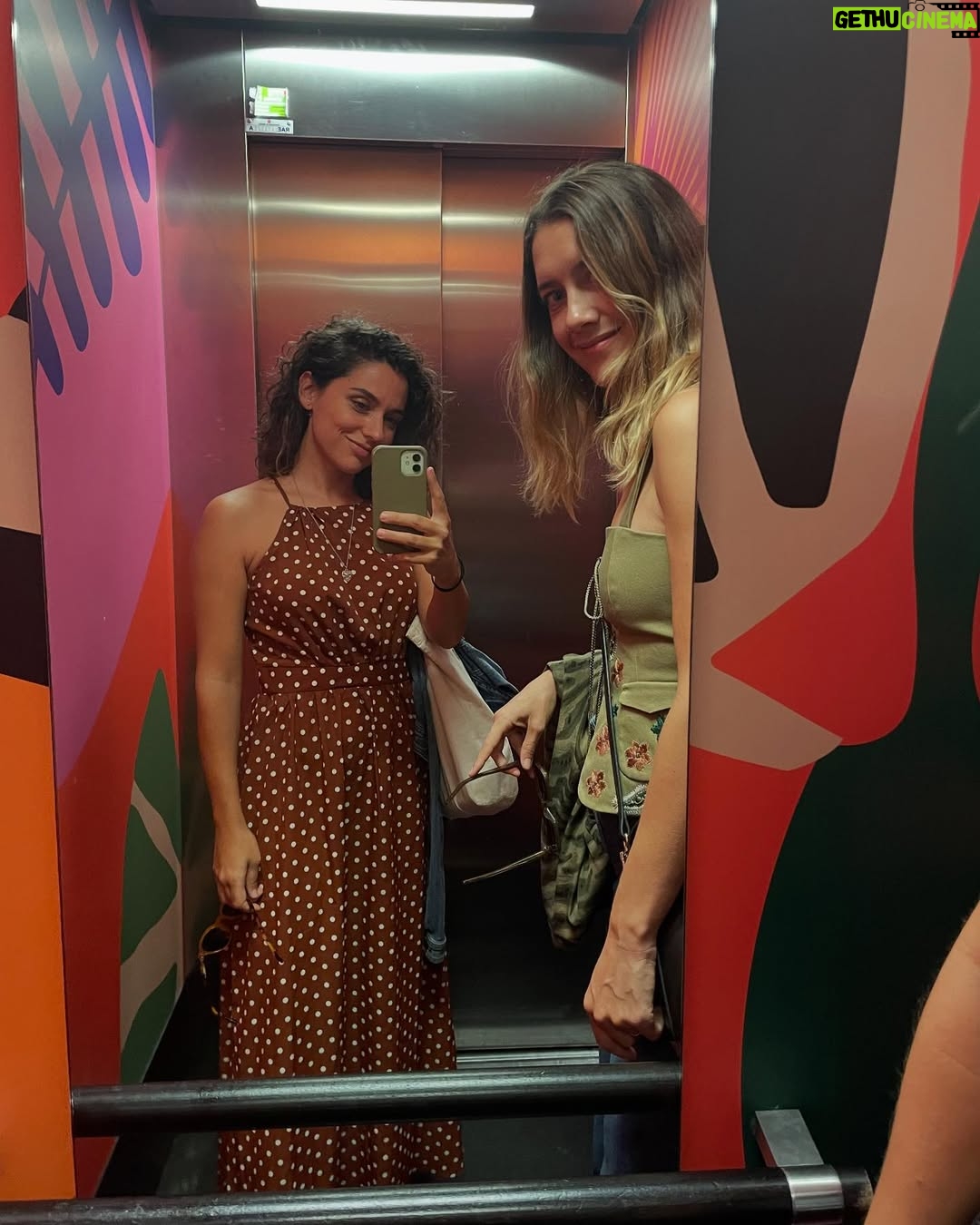 Alba Rico - 23.5K Likes - Buscando fotos para felicitarte me he dado cuenta de cuántas aventuras hemos vivido entre Baires y Madrid. Te quiero con locura @clarialonso