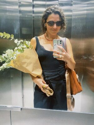Alba Rico Instagram - Carl Jung decía:
“Toda transformación requiere como condición previa el fin de un mundo, el colapso de una antigua filosofía de vida.” y una versión.
“No hay cambio sin despedidas...”