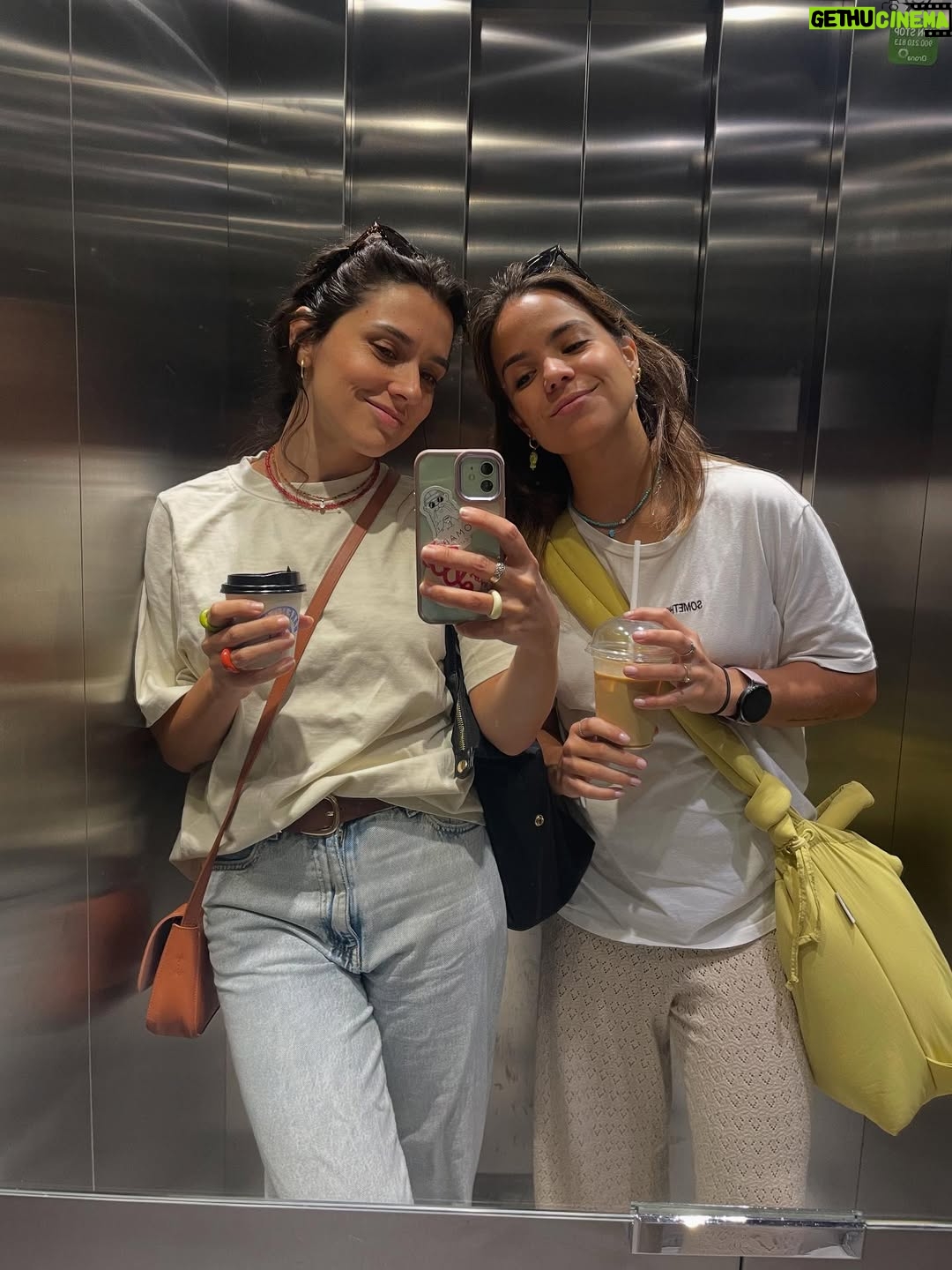 Alba Rico - 3 Likes - Vuelven los días de amor, café y oficina en @esturollo