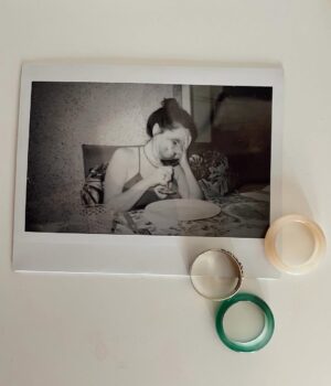 Alba Rico Instagram - AGOSTO EN CASA