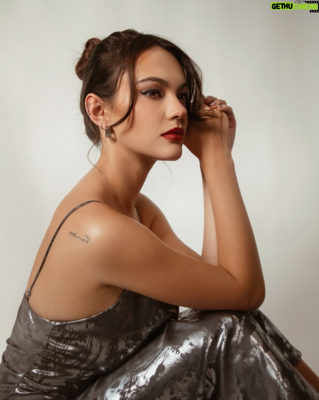 Ale Müller - 28.4K Likes - Muy labio rojo💋