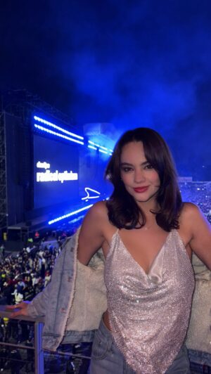Ale Müller Instagram - Siempre en los mejores eventos de la mano de @aeromexico #LaMúsicaTeHaceVolar