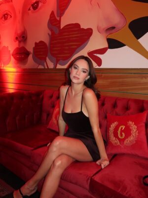 Ale Müller Instagram - Una noche de tequila y misterio… sigan a @centinela.tequila y no se pierdan de más experiencias como esta❤️