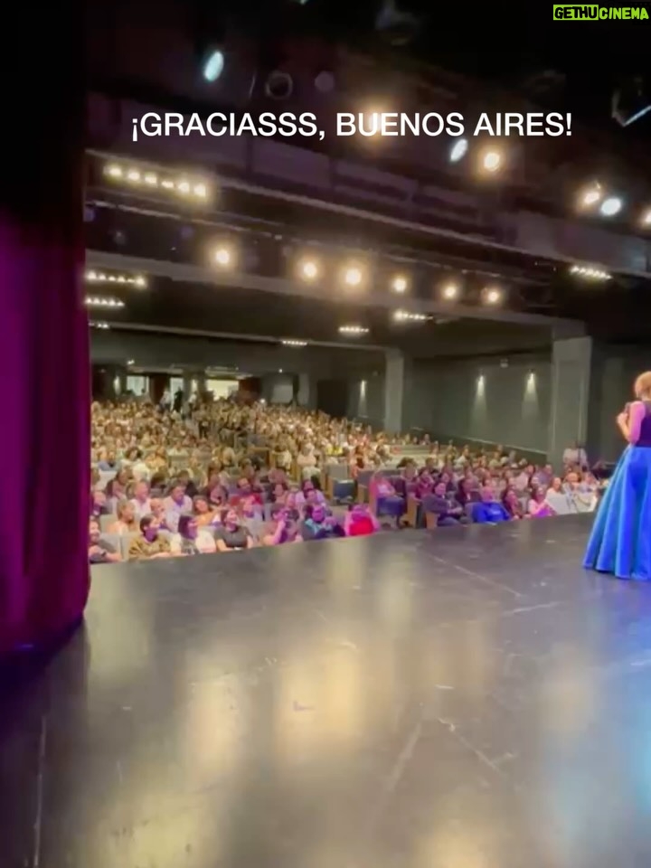 Alejandra Azcárate - 1.7K Likes - Cierre de mi gira de funciones por Latinoamérica. ¡Graciasssss, Buenos Aires!