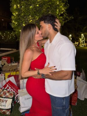 Alejandra Baigorria Instagram - āØš Feliz Navidad.
Agradecida por todo lo vivido, por lo aprendido y por todo lo hermoso que aĆŗn estĆ” por venir.
Que nunca nos falten sueƱos, fe y ganas de ir por mĆ”s. š¤āØ