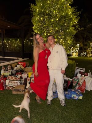 Alejandra Baigorria Instagram - āØš Feliz Navidad.
Agradecida por todo lo vivido, por lo aprendido y por todo lo hermoso que aĆŗn estĆ” por venir.
Que nunca nos falten sueƱos, fe y ganas de ir por mĆ”s. š¤āØ
