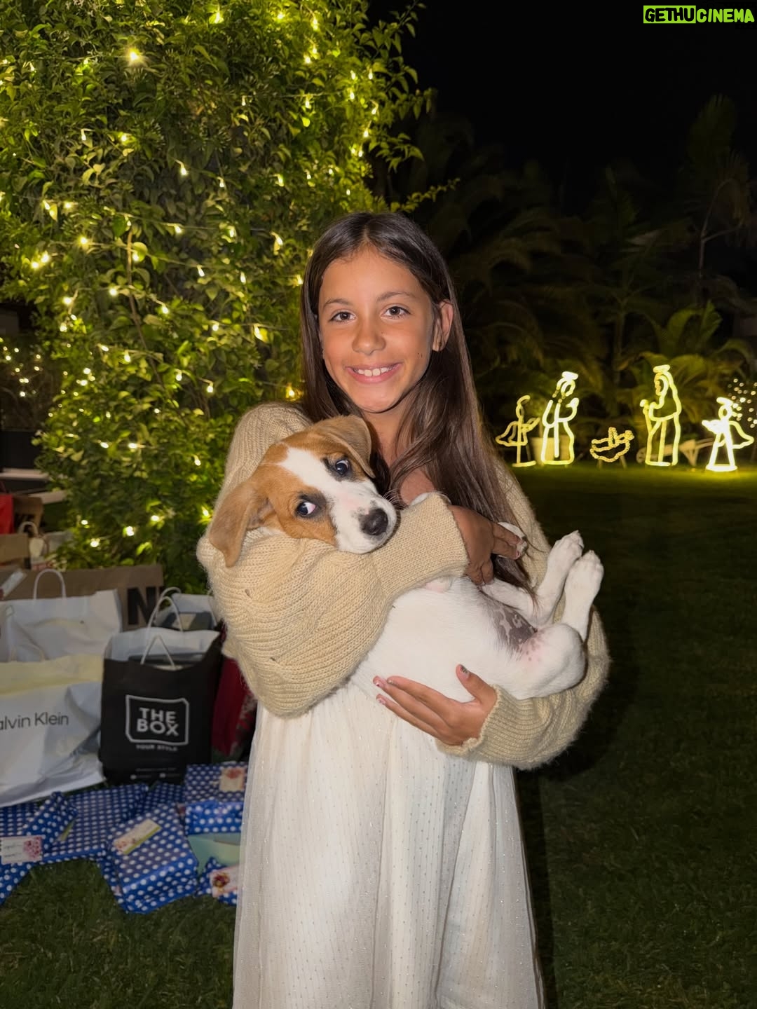 Alejandra Baigorria - 71.6K Likes - ✨🎄 Feliz Navidad.
Agradecida por todo lo vivido, por lo aprendido y por todo lo hermoso que aún está por venir.
Que nunca nos falten sueños, fe y ganas de ir por más. 🤍✨