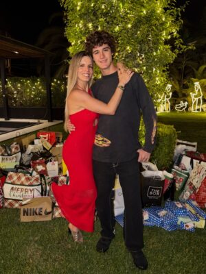 Alejandra Baigorria Instagram - āØš Feliz Navidad.
Agradecida por todo lo vivido, por lo aprendido y por todo lo hermoso que aĆŗn estĆ” por venir.
Que nunca nos falten sueƱos, fe y ganas de ir por mĆ”s. š¤āØ