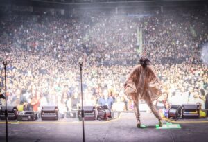 Alejandra Guzmán Instagram - Lo veo y sí lo creo mis rockeros de Monterrey 🔥

Que hermosa noche llena de energía en la @arenamtyoficial Gracias por este nuevo #SoldOut del Brilla Tour. 

Los amo 💋 ⛰️🤠