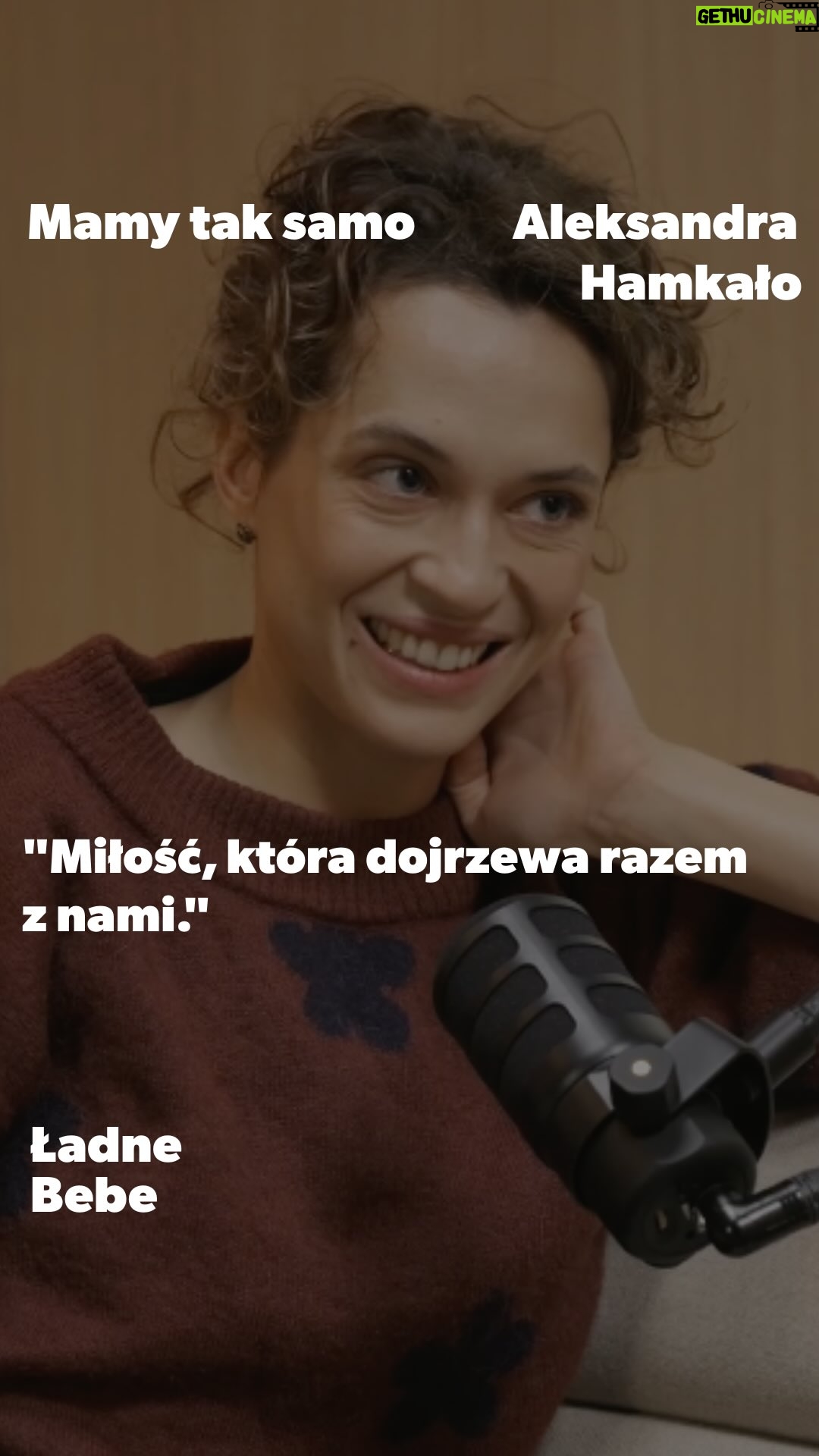 Aleksandra Hamkało - 2K Likes - W najnowszym odcinku podcastu „Mamy Tak Samo” Ola Hamkało @olahamkalo w rozmowie z Justyną Mazur-Kudelską @justynamazurpl wraca do początku, do małżeństwa, które przyszło wcześnie i dojrzewało razem z nią. Zbudowane na szczerości i bliskości, stało się lekcją odwagi bycia sobą. Dziś Ola wychowuje dzieci w prawdzie: o emocjach, o chorobie, o terapii. Bo praca nad sobą to dowód na człowieczeństwo i najlepszy przykład, że miłość zaczyna się od troski i akceptacji siebie.
Całą rozmowę zobaczysz na YouTube i posłuchasz na Spotify.
🎧 Partnerem odcinka jest PRENALEN POSITIV MAMA, suplement diety dla kobiet w ciąży i matek karmiących , którego składniki wspierają utrzymanie pozytywnego nastroju.