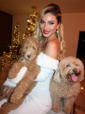 Aleska Génesis Instagram - Agradezco a Dios por la vida y por todo el amor que me da, agradezco cada instante que me hizo sonreír, cada desafío que me hizo más fuerte y cada persona que me acompañó… Bienvenido 2026 🤍✨
Feliz año nuevo 🎆
P.D. 2026 comenzó sorprendiéndonos 😮💨
