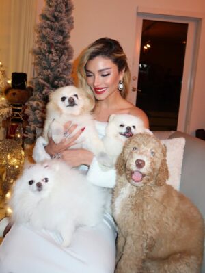 Aleska Génesis Instagram - Agradezco a Dios por la vida y por todo el amor que me da, agradezco cada instante que me hizo sonreír, cada desafío que me hizo más fuerte y cada persona que me acompañó… Bienvenido 2026 🤍✨
Feliz año nuevo 🎆
P.D. 2026 comenzó sorprendiéndonos 😮💨