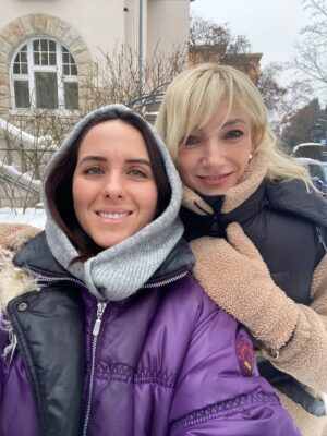 Alexandra Borbély Instagram - THISISUS
2026 első témájához:
Andzsi: Legyen a mesterseges intelligencia hatasa.  hetkoznapjainkra, erzeseinkre, munkainkra, szokasainkra, gondolkodjunk abban is, hogy mi a reakcionk ra 
Szandra: Nem tudom, hogy bennem van-e elég szó erről

……….majd meglátjátok🤓🤘🏻
köv.epi. már januárban

@ellehungary 
@eke_angela 
#thisisus #podcast