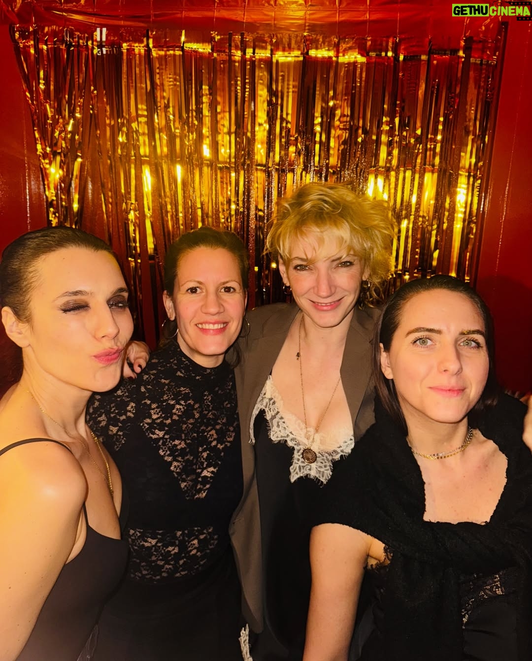 Alexandra Borbély - 551 Likes - Búék🍸