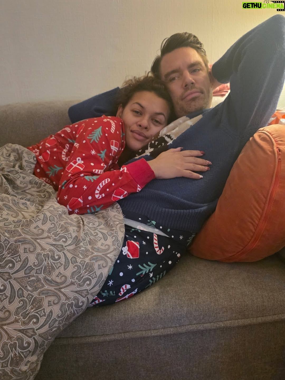 Alexandra Joner - 12.1K Likes - God jul fra oss 🥰