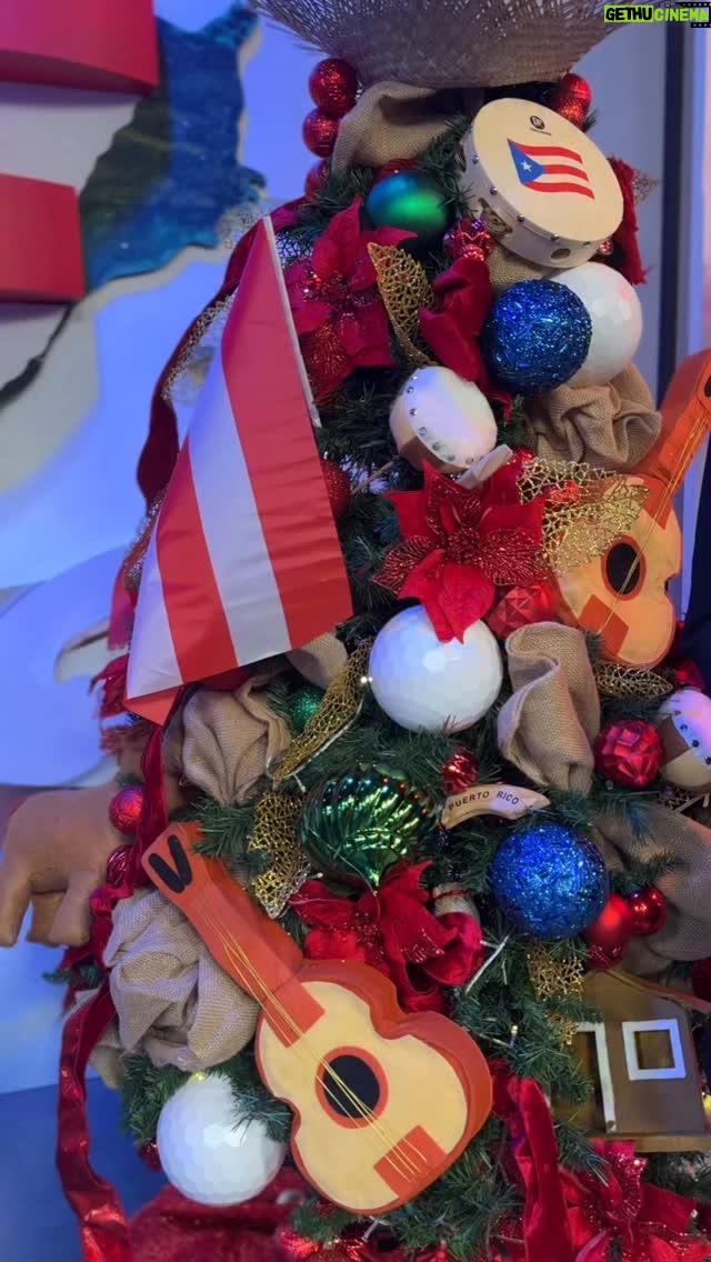 Alexandra Pomales - 194 Likes - 🎁 @alexandrapomales Te da la solución perfecta pa’ que te recuperes después de todos los gastos navideños 🎄🙌🏻

#PégateAlMediodía pa’ que te pegues EN GRANDE por #WapaTV   #WapaAmérica 📺🥇