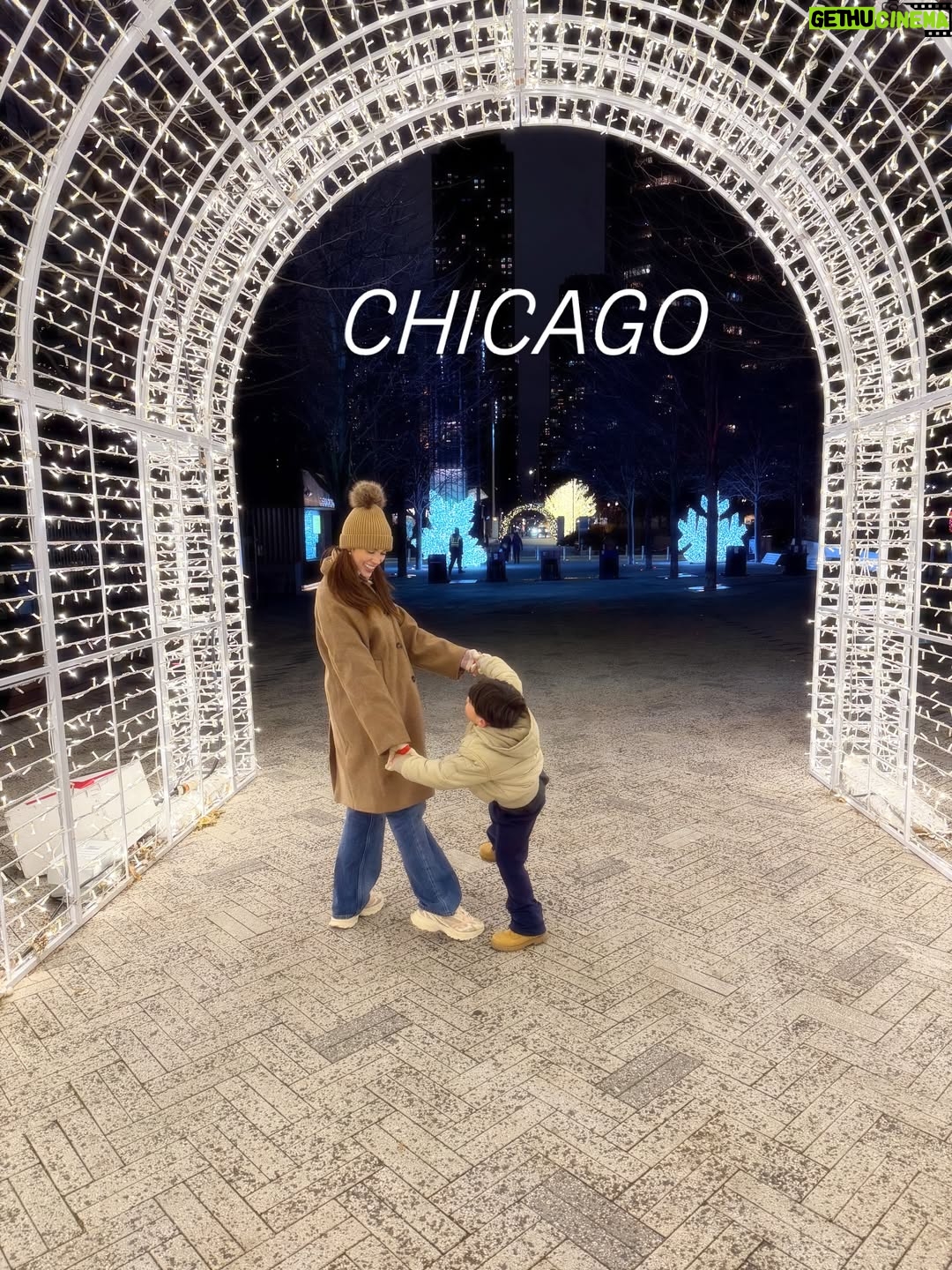 Alexandra Pomales - 406 Likes - With a thankful heart 🫶🏻✨ your beautiful #Chicago 🌃