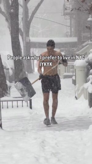 Alexandra Vino Instagram - #NYC what’s up??? 🥶🧊🥶🧊🥶🧊 Stay safe out there… and if you need tips on how to stay warm, my neighbor has something figured out. @newyorkers
