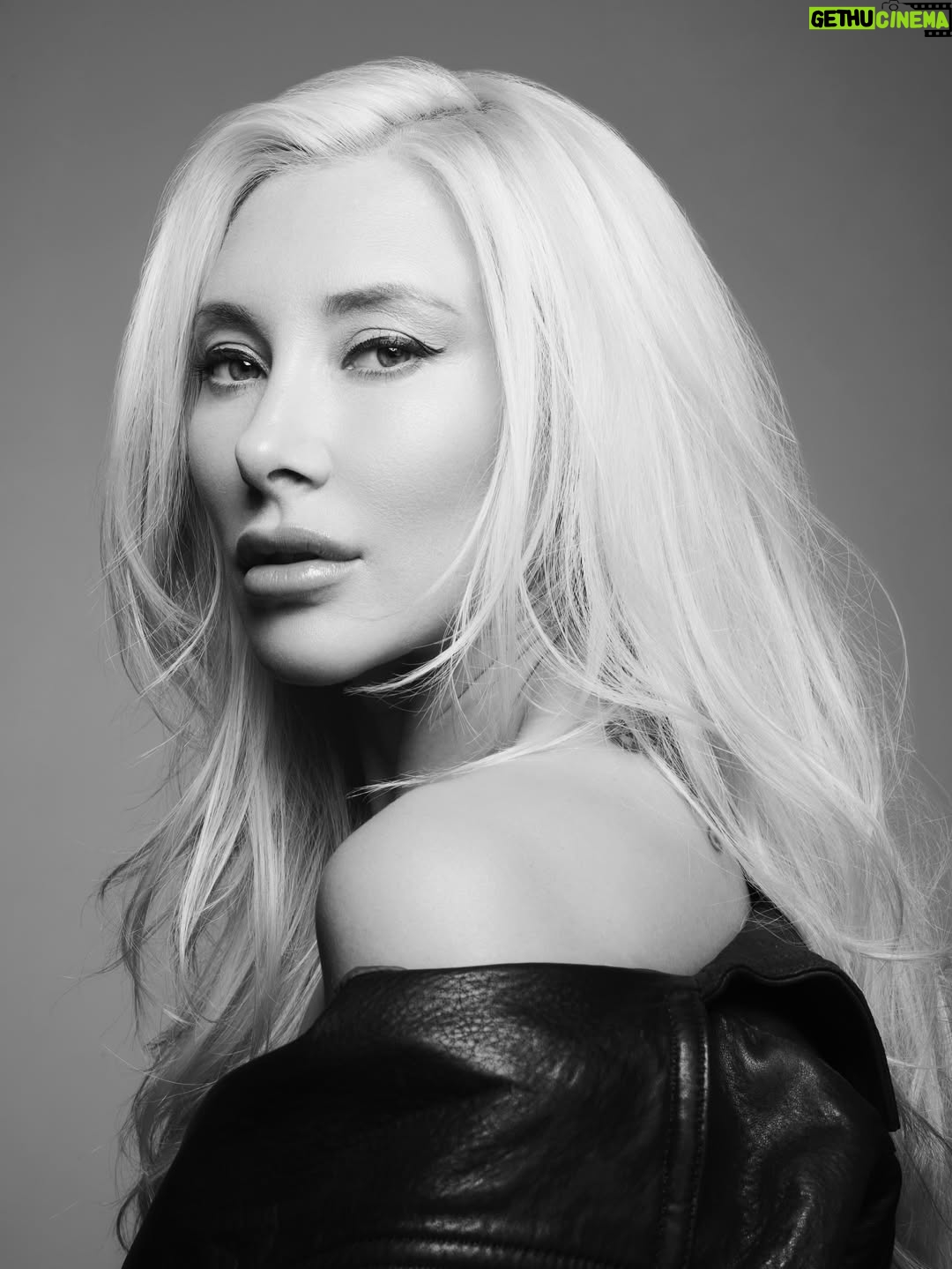Alexandra Vino - 2.9K Likes - Portraits with @erezsabag 
Hair by @hairbydavidcotteblanche 
Leather by @yigalazrouel 
🤍Top by @onlyhearts1978 
🖤🤍🖤🤍🖤