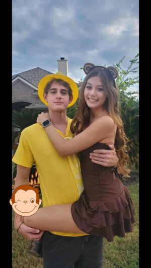 Alexis Arnold Instagram - Having a great time with some friends on Halloween. I went as Curious George. #halloween #curiousgeorge #yellowhatman #ted #foreignexchangestudent #friends #halloweenpartyš #trickortreatš #monkey #alexisarnoldactress #alexisarnoldmodel #alexisarnold #snoopy #charliebrown #aladdin