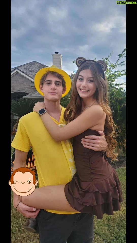 Alexis Arnold - 2.3K Likes - Having a great time with some friends on Halloween. I went as Curious George. #halloween #curiousgeorge #yellowhatman #ted #foreignexchangestudent #friends #halloweenparty🎃 #trickortreat🎃 #monkey #alexisarnoldactress #alexisarnoldmodel #alexisarnold #snoopy #charliebrown #aladdin