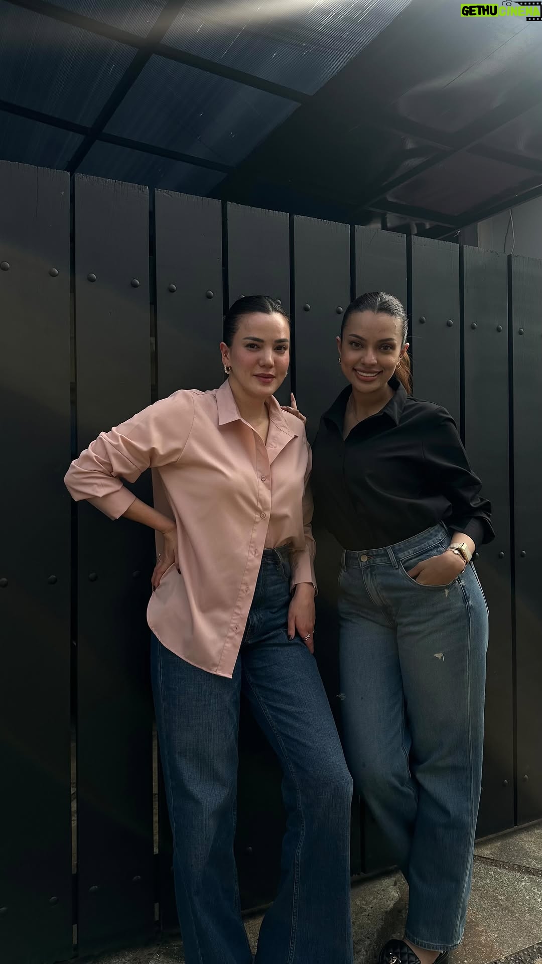 Alice Norin - 3.2K Likes - Disitu saya merasa agak makdeg sedikit sih, jujyurrr.. Mana gak pegang cash 🥲 

Kalian team QRIS atau cash?
