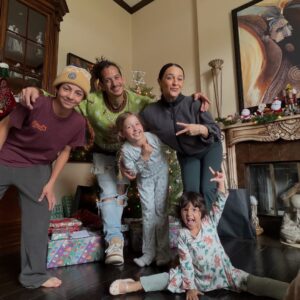 Alisan Porter Instagram - My entire heart ❤️ happy xmas