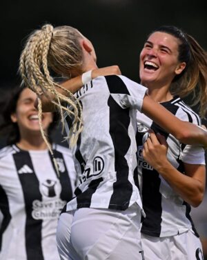 Alisha Lehmann Instagram - Ciao bianconeri come stai?
I want to say thank you for this amazing year, especially to my teammates and the amazing fans. The hard work we have put in last season and won titles, a team that I will never forget. I didn’t just had teammates, we were a family and I made friends for life. To leave such an amazing club and people that are close to me, was a very difficult decision. This club, this team and those fans will always have a special place in my heart❤️.