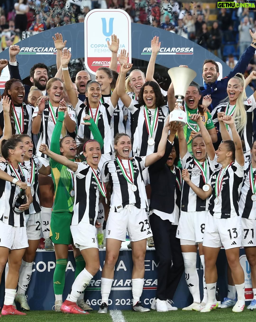 Alisha Lehmann - 356.4K Likes - Ciao bianconeri come stai?

I want to say thank you for this amazing year, especially to my teammates and the amazing fans. The hard work we have put in last season and won titles, a team that I will never forget. I didn’t just had teammates, we were a family and I made friends for life. To leave such an amazing club and people that are close to me, was a very difficult decision. This club, this team and those fans will always have a special place in my heart❤️.