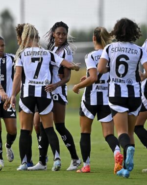 Alisha Lehmann Instagram - Ciao bianconeri come stai?
I want to say thank you for this amazing year, especially to my teammates and the amazing fans. The hard work we have put in last season and won titles, a team that I will never forget. I didn’t just had teammates, we were a family and I made friends for life. To leave such an amazing club and people that are close to me, was a very difficult decision. This club, this team and those fans will always have a special place in my heart❤️.