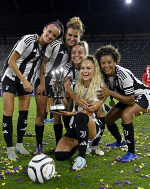 Alisha Lehmann Instagram - Ciao bianconeri come stai?
I want to say thank you for this amazing year, especially to my teammates and the amazing fans. The hard work we have put in last season and won titles, a team that I will never forget. I didn’t just had teammates, we were a family and I made friends for life. To leave such an amazing club and people that are close to me, was a very difficult decision. This club, this team and those fans will always have a special place in my heart❤️.