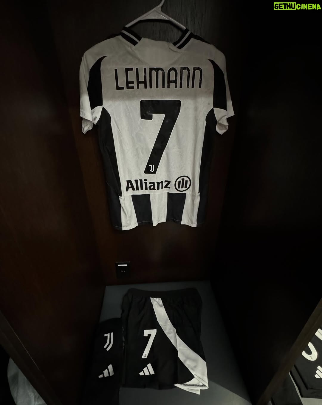Alisha Lehmann - 356.4K Likes - Ciao bianconeri come stai?

I want to say thank you for this amazing year, especially to my teammates and the amazing fans. The hard work we have put in last season and won titles, a team that I will never forget. I didn’t just had teammates, we were a family and I made friends for life. To leave such an amazing club and people that are close to me, was a very difficult decision. This club, this team and those fans will always have a special place in my heart❤️.