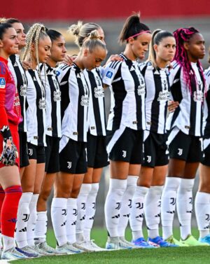 Alisha Lehmann Instagram - Ciao bianconeri come stai?
I want to say thank you for this amazing year, especially to my teammates and the amazing fans. The hard work we have put in last season and won titles, a team that I will never forget. I didn’t just had teammates, we were a family and I made friends for life. To leave such an amazing club and people that are close to me, was a very difficult decision. This club, this team and those fans will always have a special place in my heart❤️.