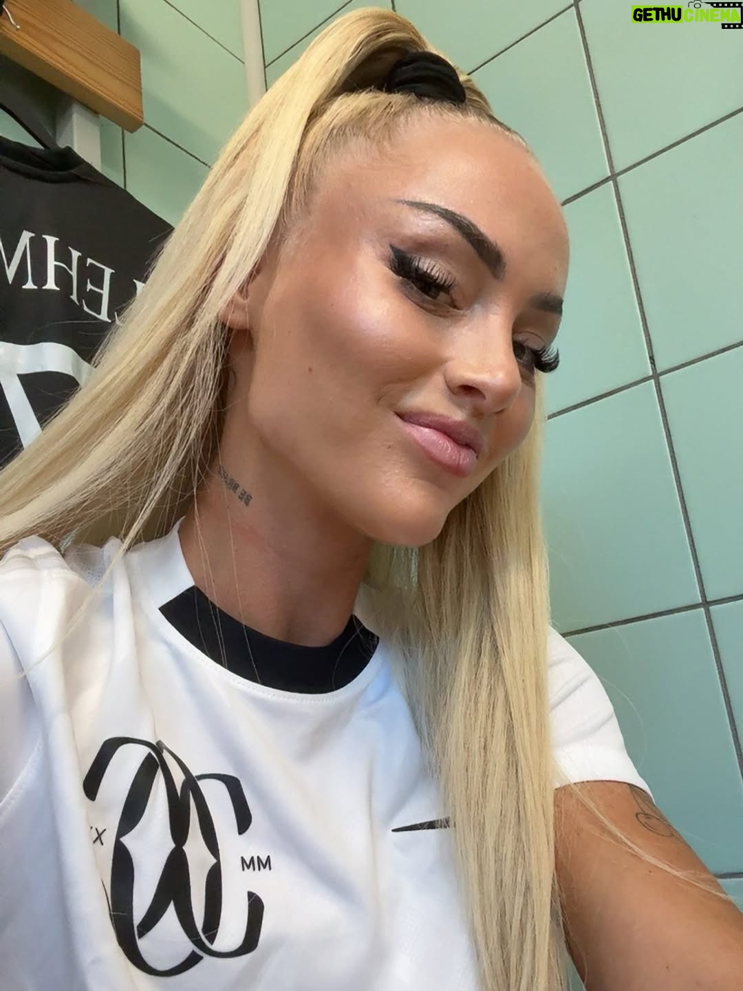 Alisha Lehmann - 299K Likes - Life update