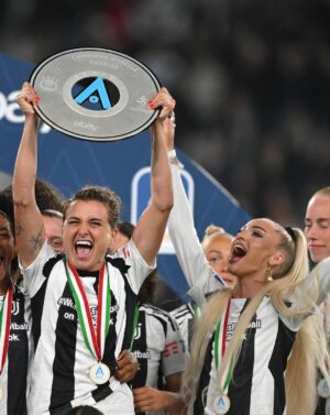 Alisha Lehmann Instagram - Ciao bianconeri come stai?
I want to say thank you for this amazing year, especially to my teammates and the amazing fans. The hard work we have put in last season and won titles, a team that I will never forget. I didn’t just had teammates, we were a family and I made friends for life. To leave such an amazing club and people that are close to me, was a very difficult decision. This club, this team and those fans will always have a special place in my heart❤️.