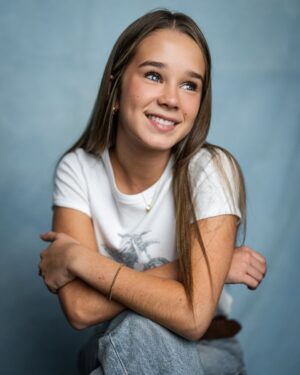Alisha Weir Instagram - ALISHA ⚡