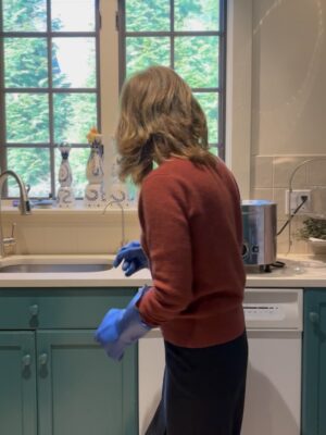 Alisyn Camerota Instagram - Take Two! Guys, I’m reposting this because I realized that IG clipped out the money shots, by which I mean the turkey going INTO the deep fryer and coming OUT in deep fried perfection. Only one hour, people! And you also missed out on hearing some of my loved ones barely disguised terror. Enjoy!
Hope everyone’s Thanksgiving was delicious.