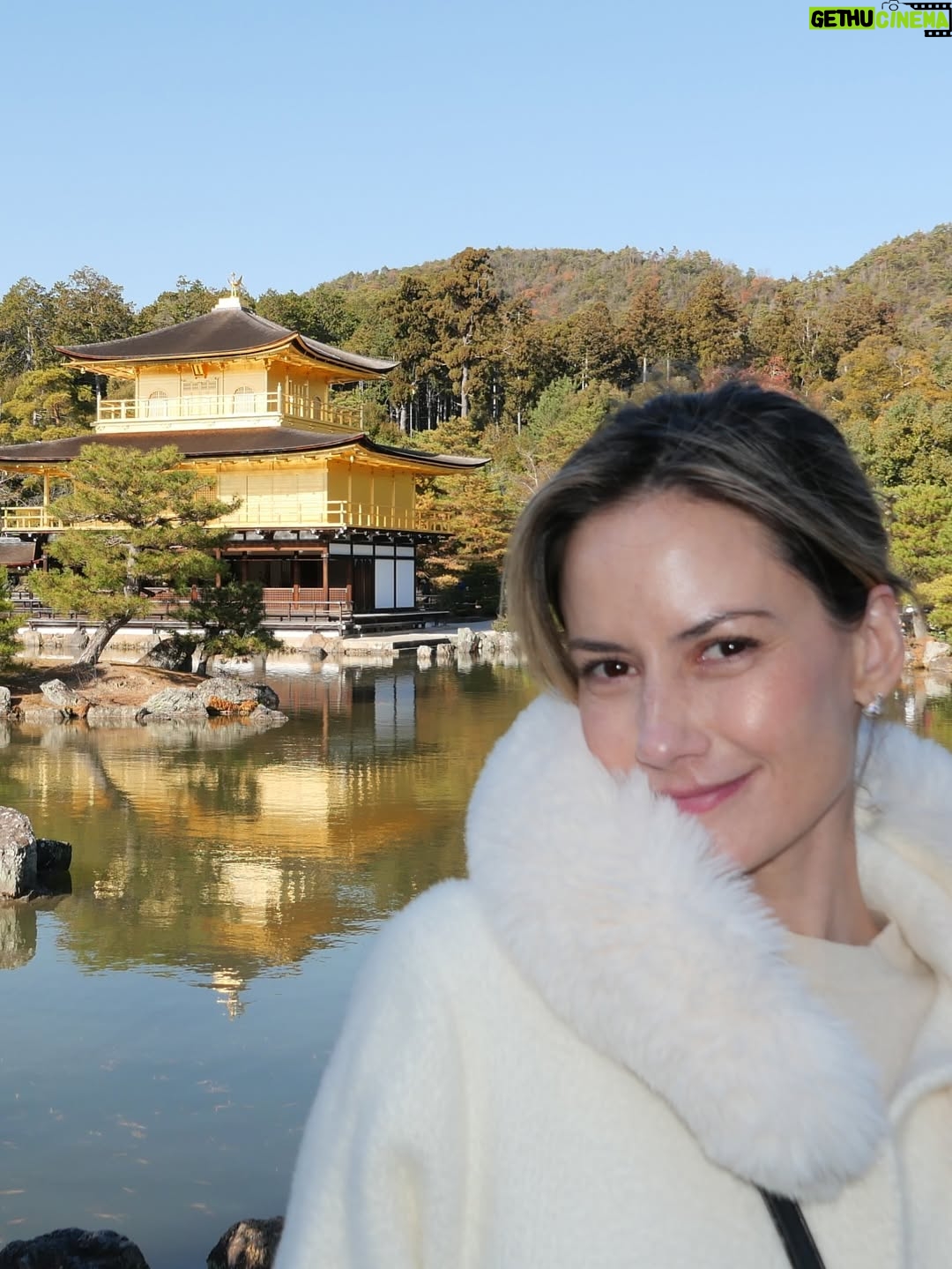 Altaír Jarabo - 48.7K Likes - Kyoto Vol. I 
Lo que no sabían es que este viaje es mi verdadera 🌙 de 🍯con @fglecercle . Japón estaba cerrado durante el 🦠 y después decidimos hacer otros viajes pero esta es la aventura original.